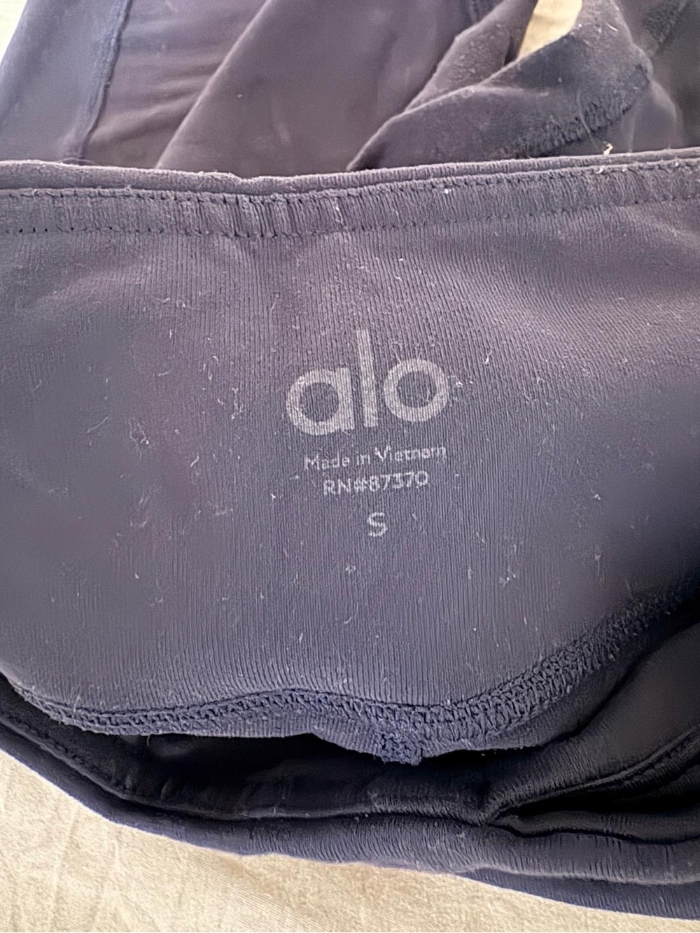 ALO - Women Leggings in Small